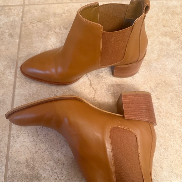 Everlane Chelsea Boots - Picture 1 of 2